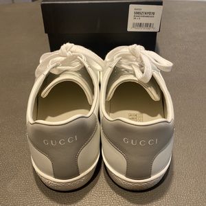 Like new White Gucci Sneakers size 8.5